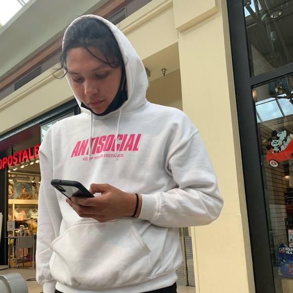 Meet your Posher, Sarcee - Picture 1 of 1